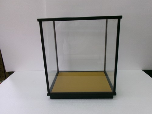 Glass case - (display, of