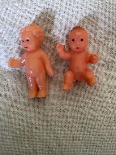 Dolls house hard plastic - 2,