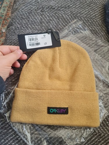 Bnwt packaging oakley - &,
