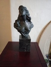 Ornament Statue Head - Alice