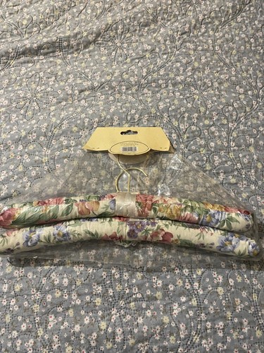 Lot soft padded - of,