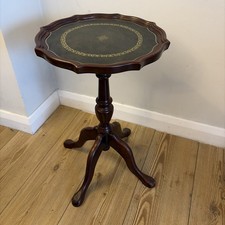Vintage Style Mahogany Wine