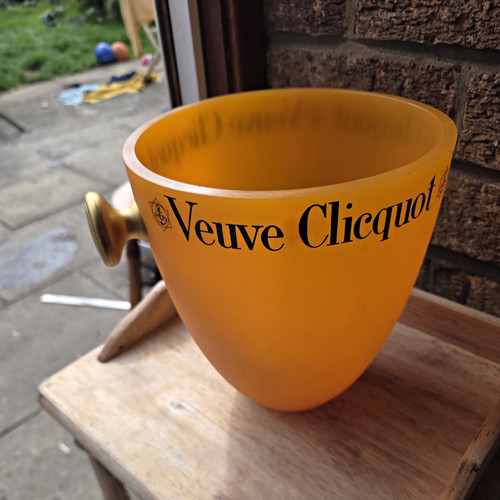Veuve clicquot orange - clicquot, orange/gold