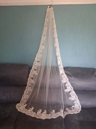 Ivory wedding veil single tier