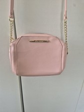 Betsey Johnson Pink Crossbody Bag with Gold Chain Strap – Small Shoulder Handbag