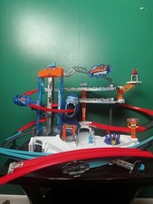 Zuru Metal Machines Gorilla Rampage Playset Multi level Garage No Cars