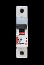 LEGRAND 32 AMP CURVE B 6kA MCB
