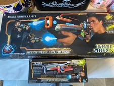 WowWee Lightstrike Assault Striker G.A.R.-023 Laser Tag rifle, target and sight