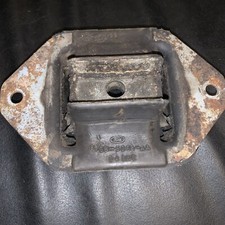 Ford Sierra Mk1 Gearbox Mount.85 GB 6068AA.