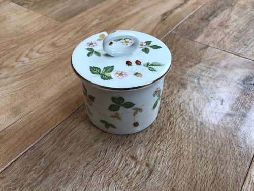 Wedgwood wild strawberry - wedgwood,