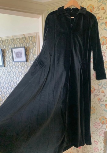 Four seasons long black - , velvet