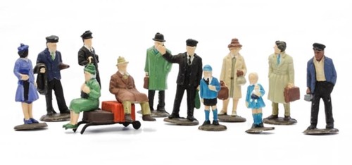 Dapol c008 platform figures - platform,