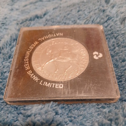 1977 queen elizabeth silver - queen,
