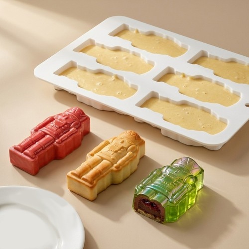 Cavity nutcrackers soldier - cavity,