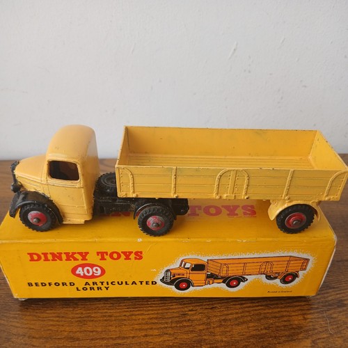 Dinky toys 409 bedford - toys,