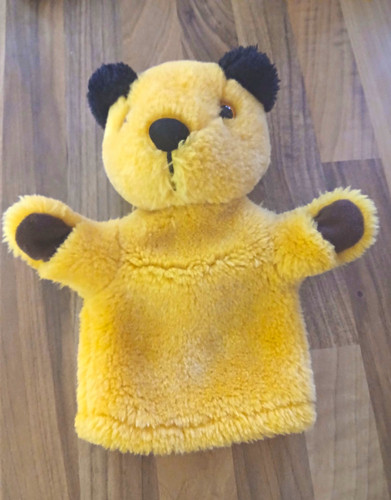 Sooty hand puppet yellow soft - hand,