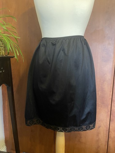 Vtg ladies half - slip, petticoat