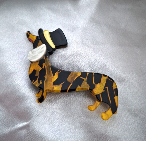 Dachshund sausage dog top - sausage, in