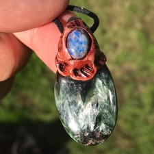 Seraphinite & Lapis Lazuli Pendant, 8 grams, CRYSTAL PENDANT. Chakras.