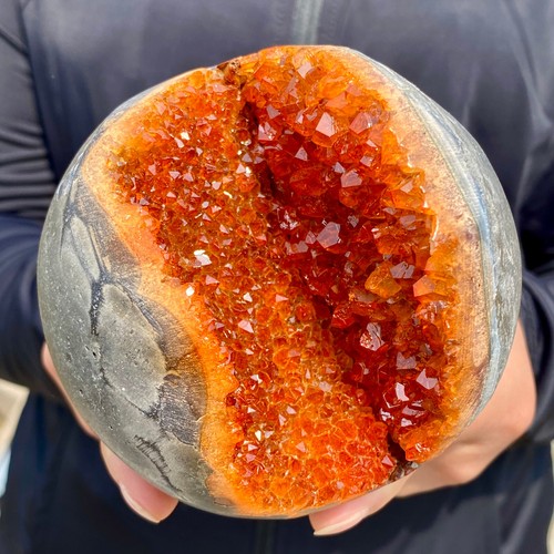 95lb natural citrine - citrine, geode
