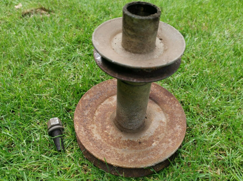 Toro wheel horse engine - horse, pulley