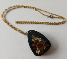 Vintage Resin Pendant Necklace with Dried Flowers