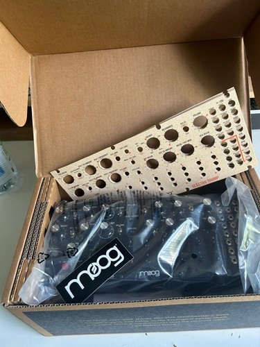 Moog dfam semi modular - moog,