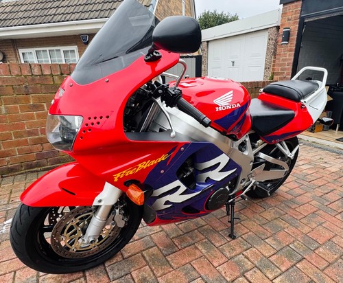 Honda fireblade 900rr - honda,