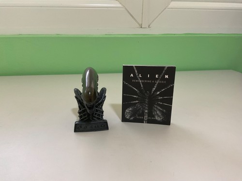 Hissing xenomorph bust from - bust,