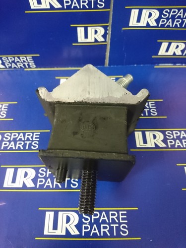 Gearbox mounting rubber - r/h,