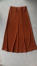 Elegant Forever 21 - Long Skirt With Sexy Slit - Never Worn - Size s