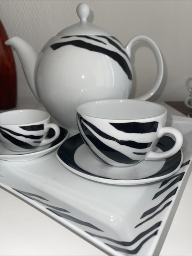 Zebra pattern tea set with - pattern,