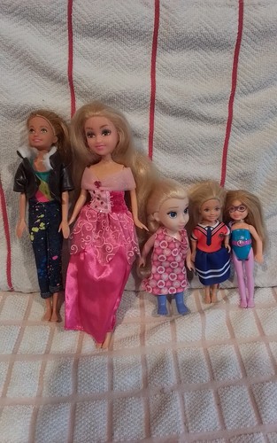 Mixed doll bundle - 5,