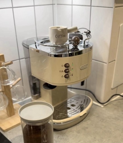 Delonghi coffee machine - coffee,