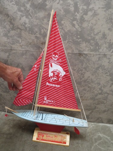 Vintage pond yacht buccaneer - pond,
