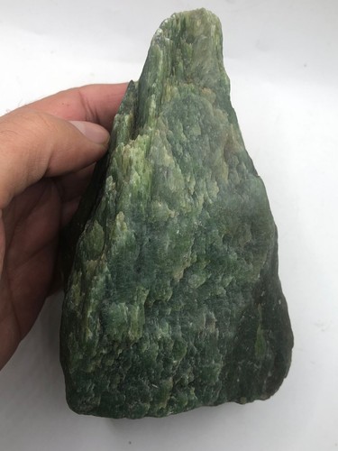 1081g 100 natural nephrite - 1081g, 100%natural