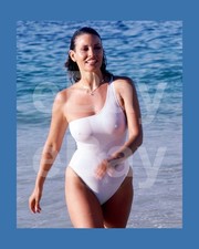 Raquel Welch 16x12 Photo