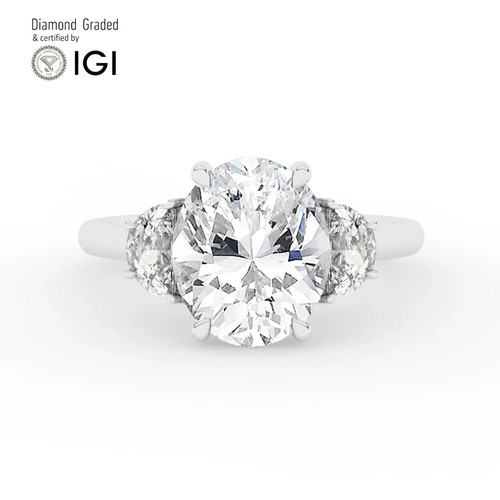 Oval diamond trilogy - ring, 18k