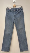 Classic British Style: Lee