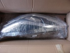 2469080 Front Left Headlight