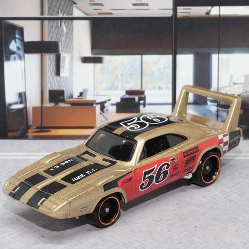 Hot wheels dodge charger - hot,