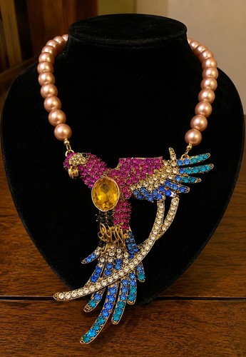 Stunning crystal parrot - stunning,
