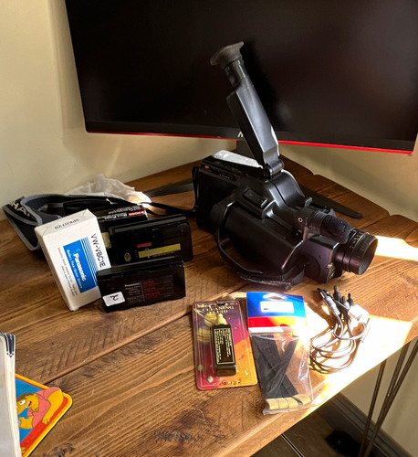Sharp c600 vhs handheld - vhs-c,