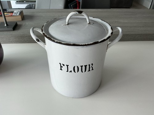 Stunning vintage white enamel - stunning,