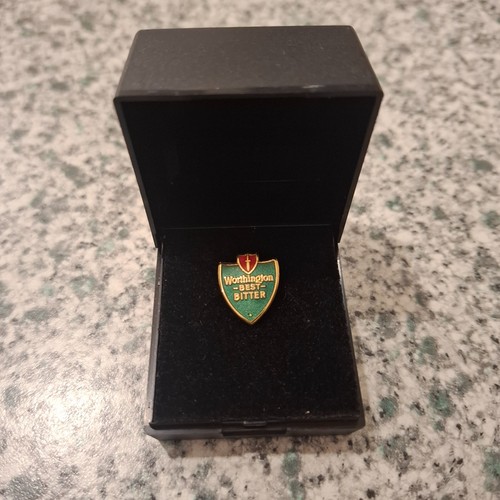 Vintage worthington pin badge - vintage,