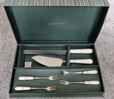 Belleek Living Erne Pastry Set