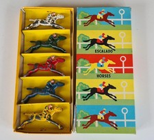 Vintage spare set of 5 metal horses (complete) for ESCALADO Horse Racing game