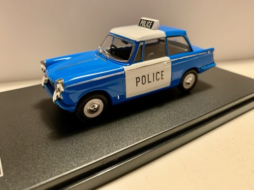 Premium triumph herald - 1/43, x