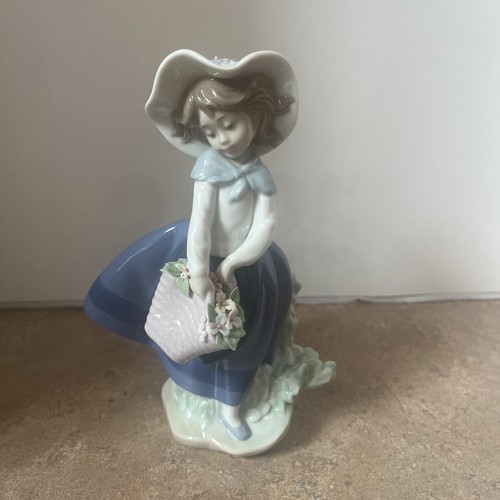 Lladro pretty pickings - pretty, girl