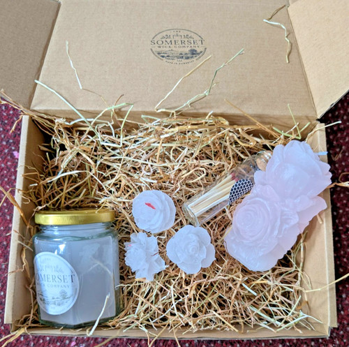 Candle gift box featuring wax - box,